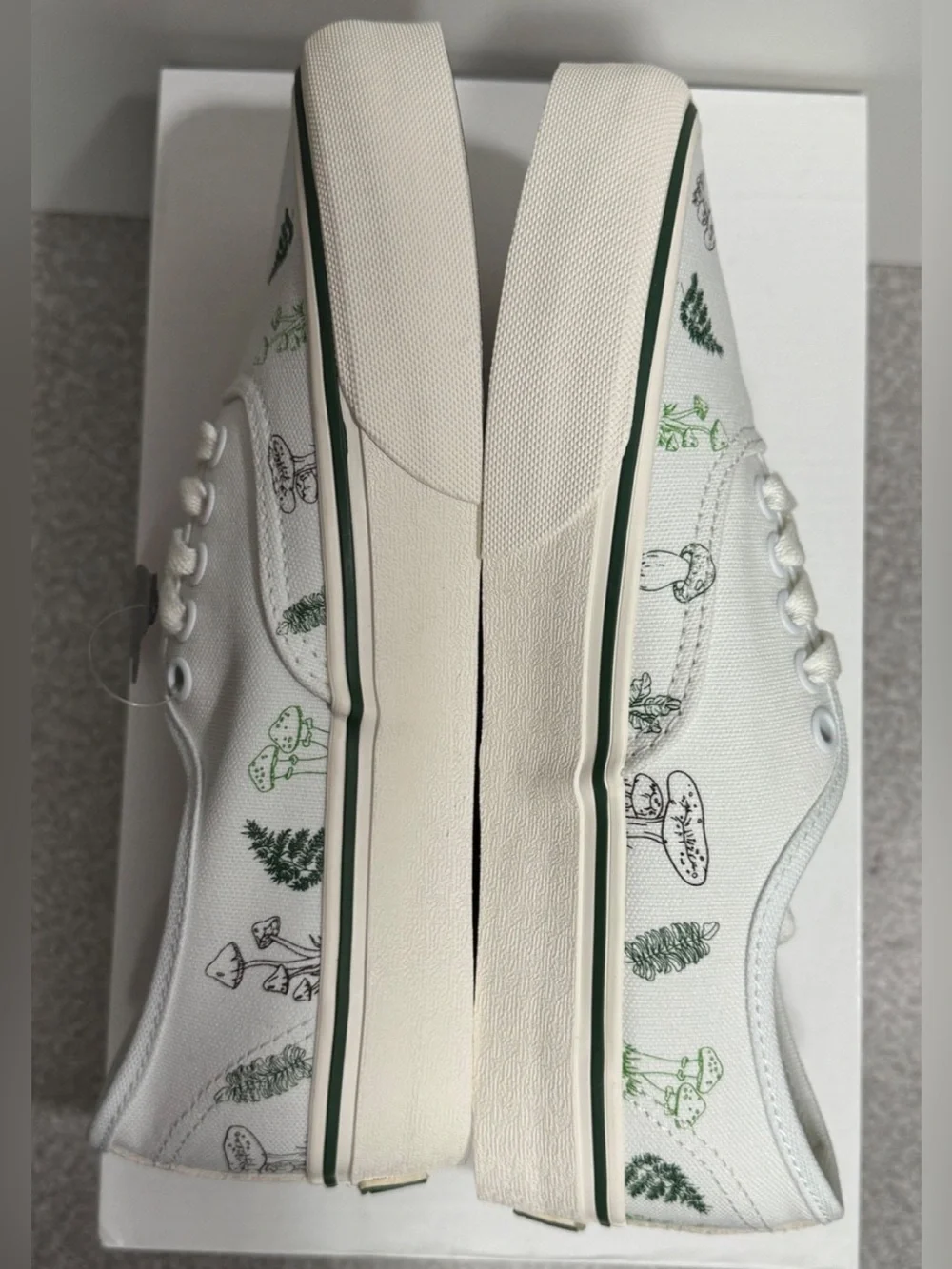 Vans x Ssense Authentic Vault Vr3 True White Unisex Size 6.5 Men/ 8 Women